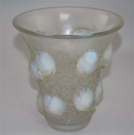 A René Lalique Saint-Francois pattern opalescent glass vase, 17.5cm